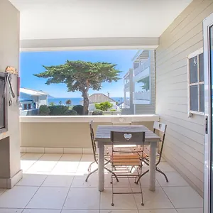  Apartment Seaforth Terrrace